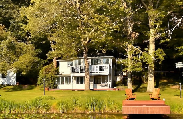 Lakeside Getaway+ Dock+ Kayaks+ Fishing