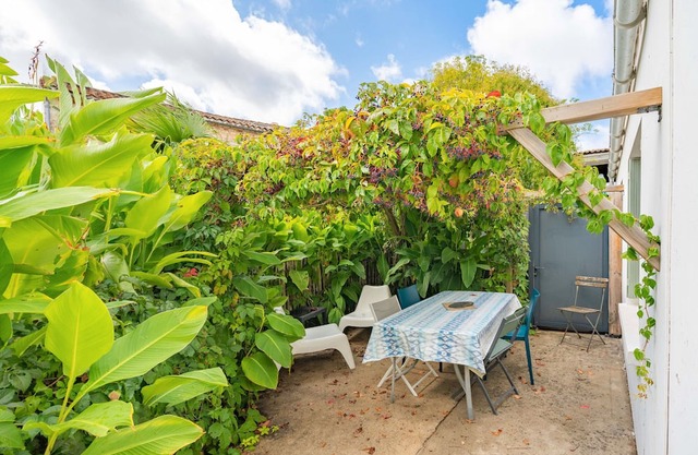 Holiday Home 'Du Porche' with Private Terrace and Wi-Fi