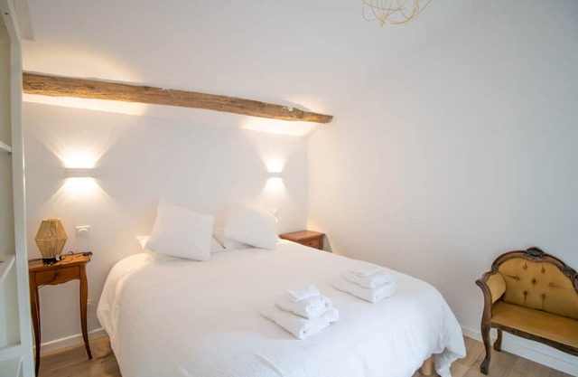 Room 'Ghjinestra' with Wi-Fi and Air Conditioning