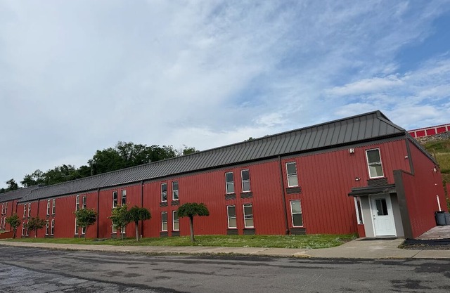 Fieldstone Apartments & Studios