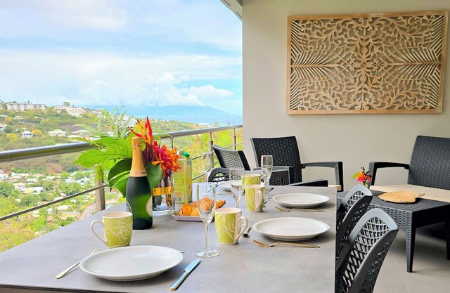 Ateatea apartment, on the heights of the Papeete - 2 bdr - A/C - WiFi -pool