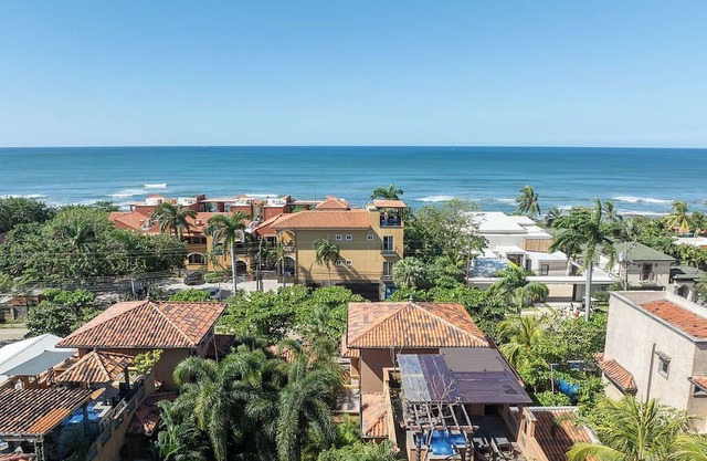 Luxury 3BR 3.5 Bath Across the Street from Beach with 2 Private Pools