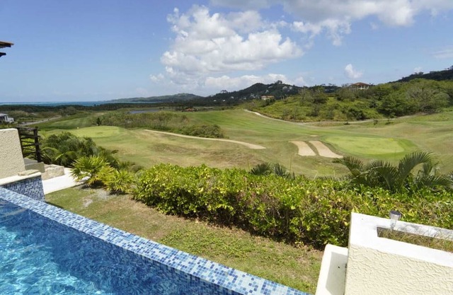 Luxury 3BR Villa w/Pool & Views