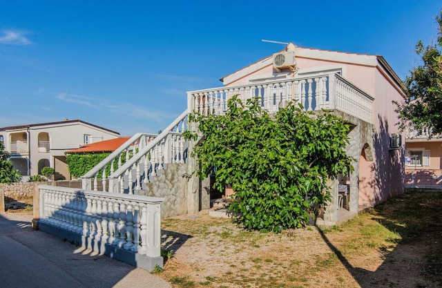 Lovely apartment in Mala Slatina