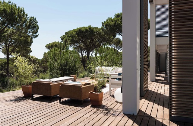 Home nested in a pine forest, 10 minutes away drive from the nearest beach.