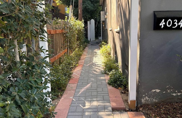 Charming 1-bedroom private cottage with AC, WiFi in Atwater Village Los Angeles