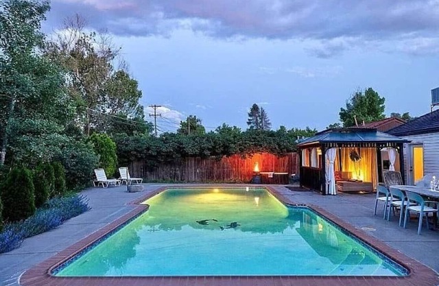 Petals at Casa Glencoe - Heated Pool!