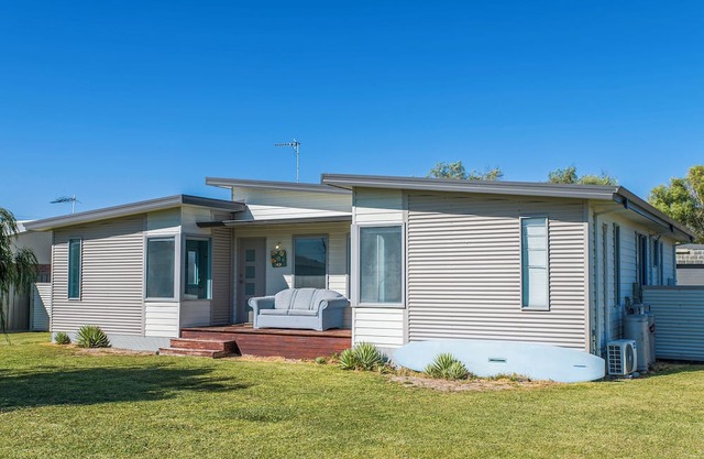 Break-A-Way COASTAL COMFORT IN LANCELIN