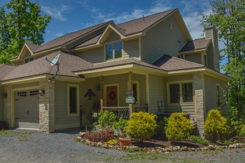 Serenity Summit Five-Bedroom Holiday Home