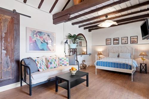 Home2Book Charming Rustic Retreat in Telde