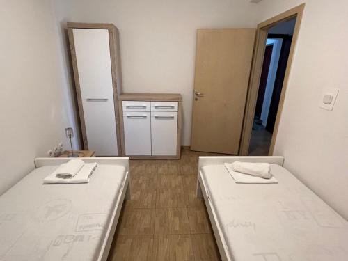 Apartment Adis - Novalja