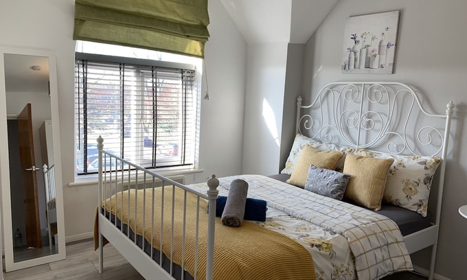 Kettering Hotel | Eskdaill Place Apartment