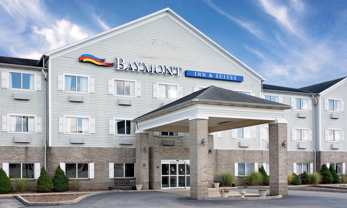 Greendale Hotel | Baymont by Wyndham Lawrenceburg