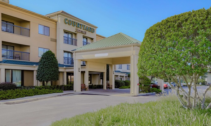 Monroe Hotel | Courtyard Monroe Airport