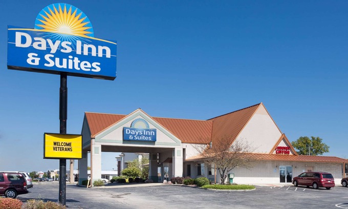 Kokomo Hotel | Days Inn & Suites by Wyndham Kokomo