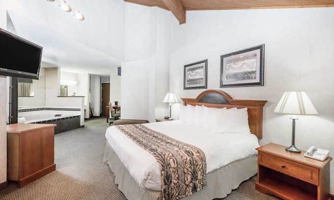 Le Mars Hotel | Baymont by Wyndham LeMars