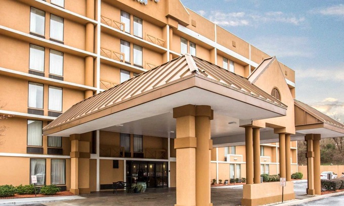 Executive Park Hotel | Comfort Inn Charlotte Airport Uptown