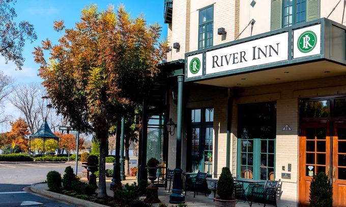 Harbor Town Hotel | River Inn of Harbor Town