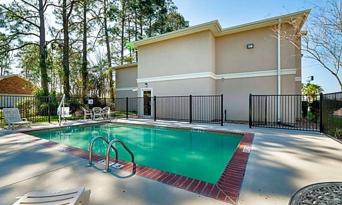 Opelousas Hotel | 2-Star Hotel ∙ Quality Inn Opelousas
