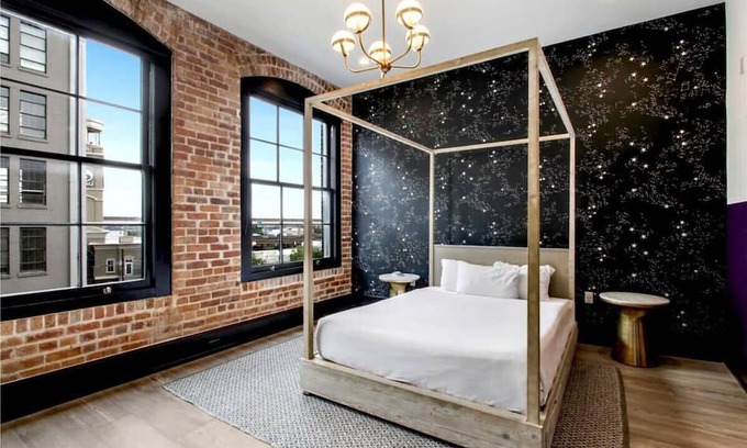 Central Business District House | Roami at The Brandywine | Rooftop Pool | 2 Bedroom