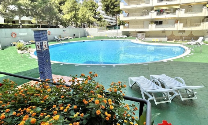 Salou Apartment | APARTBEACH ATALAYA MAR AIR CONDITIONING AND SWIMMING POOL NEXT TO THE BEACH