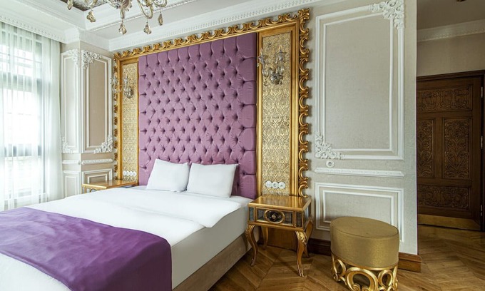 Beylerbeyi Apartment | Studio w Garden in Historic Mansion in Beylerbeyi