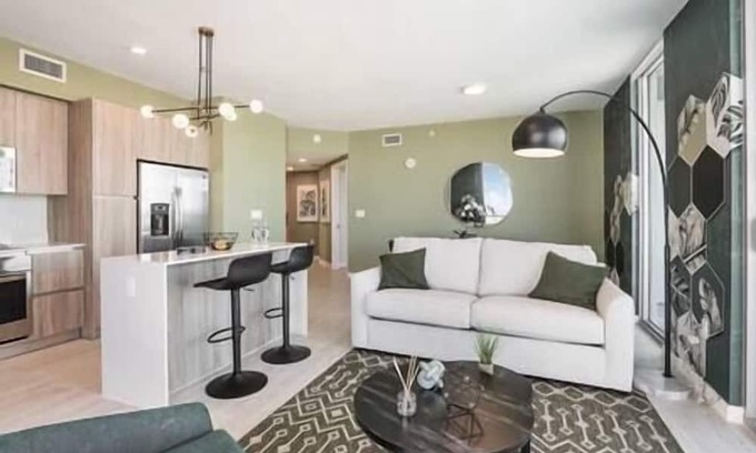 Northeast Miami Condo | Design Flat/pool/parking/gym