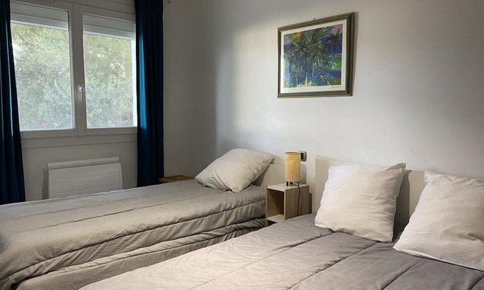 Le Grau-Du-Roi Apartment | Beautiful Quality Apartment 5 Sleeps Boucanet, Parking