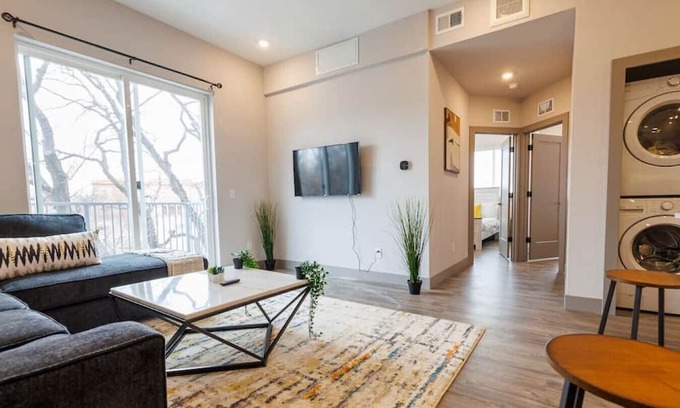 Jefferson Park Apartment | Modern Highlands Oasis
