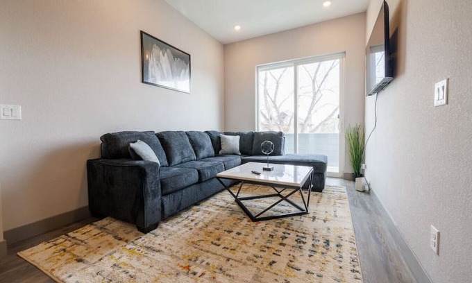 Jefferson Park Apartment | Adorable 1BR in the Highlands