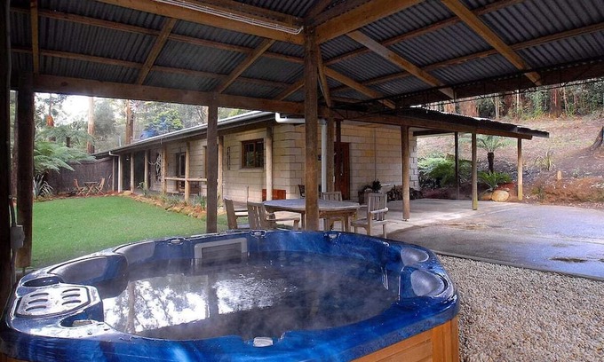 Mount Dandenong House | Weddings. Events. Art & Healing Retreats. 7 Acre Rain Forest Paradise.