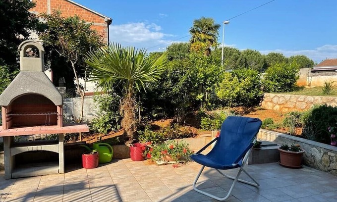 Milcetici Apartment | Apartment Pape Studio no. 2 *** with terrace