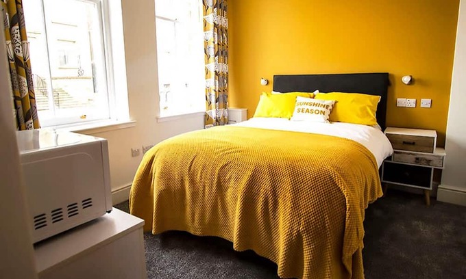 Kirkcaldy Apartment | Double Ensuite Room