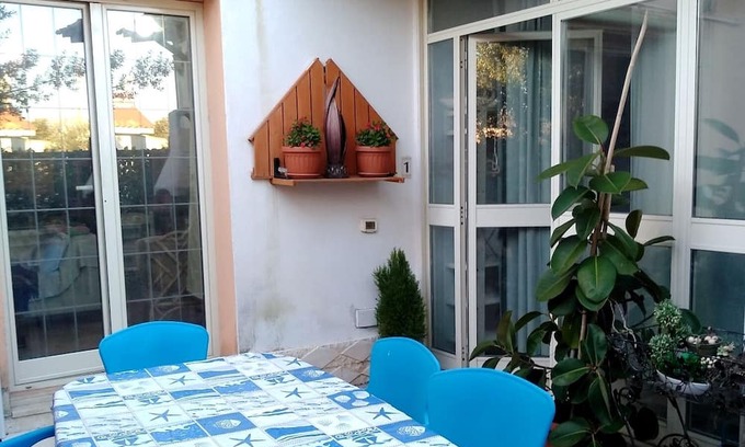 Fiumicino House | Nice one bedroom apartment with kitchenette and toilet, five beds