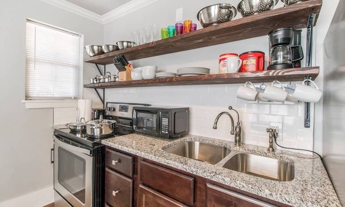 Central Oklahoma City Apartment | Aloha, Beaches - near Uptown 23rd & Asian District