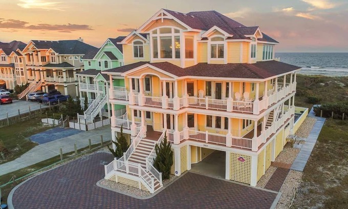 Hatteras House | On Special - Oceanfront - Pool, Hot Tub, Elevator, Game & Media Rooms, Gazebo