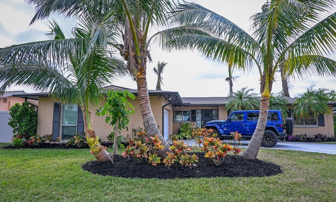 Pelican House | 4 Bedroom 3 bath Canal, South facing Pool home,