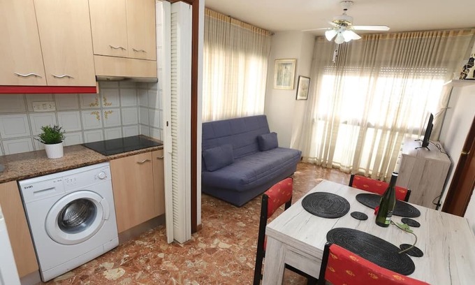 Salou City Centre Apartment | 165-MARESMO - APARTMENT FOR 4 PERSONS