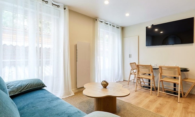 Charonne Apartment | Superb Apartment Center of Paris