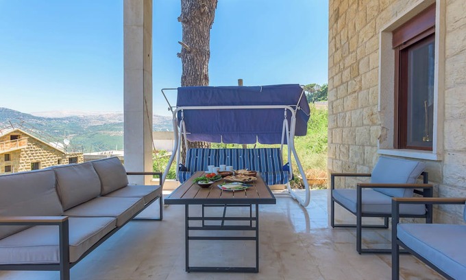 Duhur ash Shuwayr Apartment | Beit Salima 3BR House with Pool