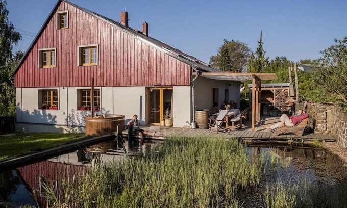Krasna Lipa Apartment | Bohemian Cottage
