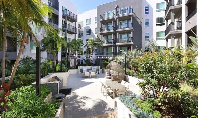 Lyon Street Apartment | Sunlit Retreat 10 Min From Disneyland With Pool GYM