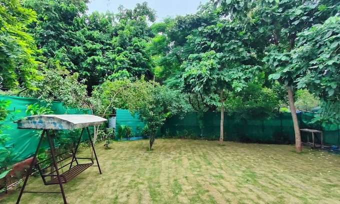 DLF City Apartment | Let'stay DLF Phase- 1