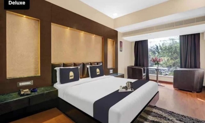 Misrikh Hotel | The Vishwanath Palace