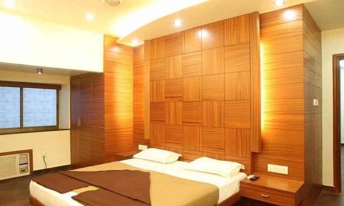 Kalighat House | Golden Retreat Guest House
