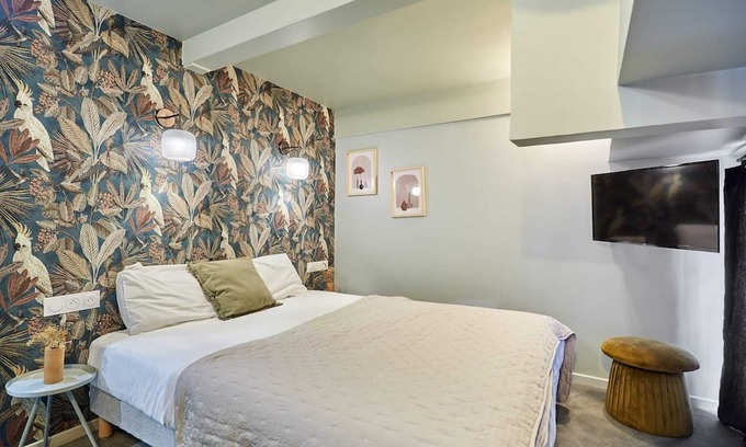 Strasbourg -Saint-Denis Apartment | Charming Air-conditioned Studio in the Center of Paris