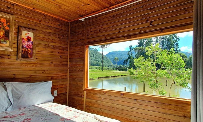 Urubici House | Pousada Mato Verde - Chalé Rosa - Vista pro Lago