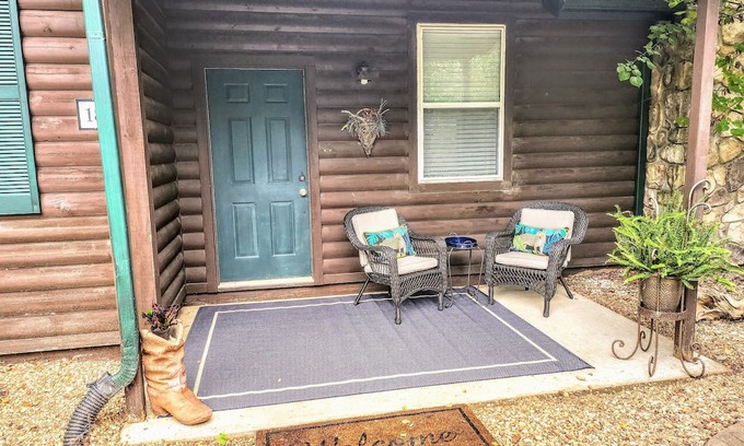 Camdenton Cottage | Charming 1-bedroom Cottage overlooking the #16 Fairway and stocked fishing pond!