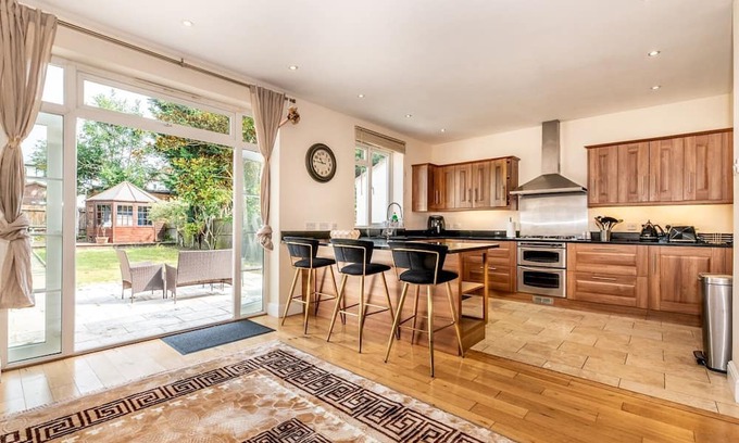 Coombe Vale House | Spacious serenity - large family home near city | Pass The Keys