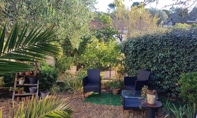 Six-Fours-les-Plages House | Quiet house in the pines close to the sea, forest and essential shops.